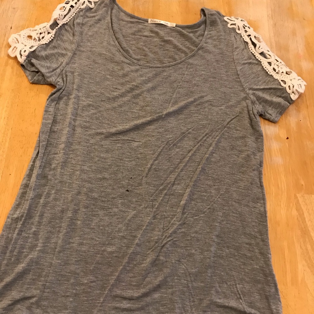 Size medium super soft embroidered T-shirt grey